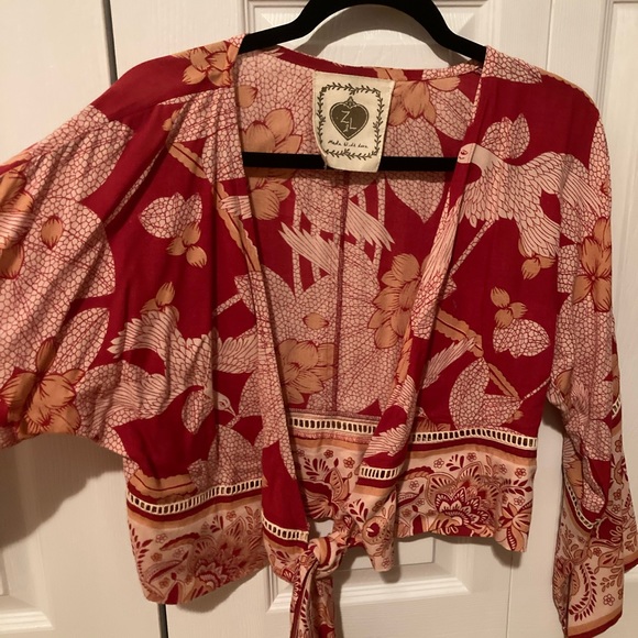 Z and L wrap top blouse, birds and floral print size small - Picture 3 of 3